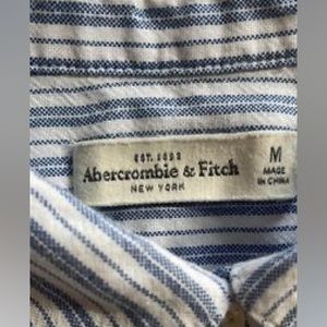Abercrombie & Fitch Women’s size M button down shirt with front pocket (logo)